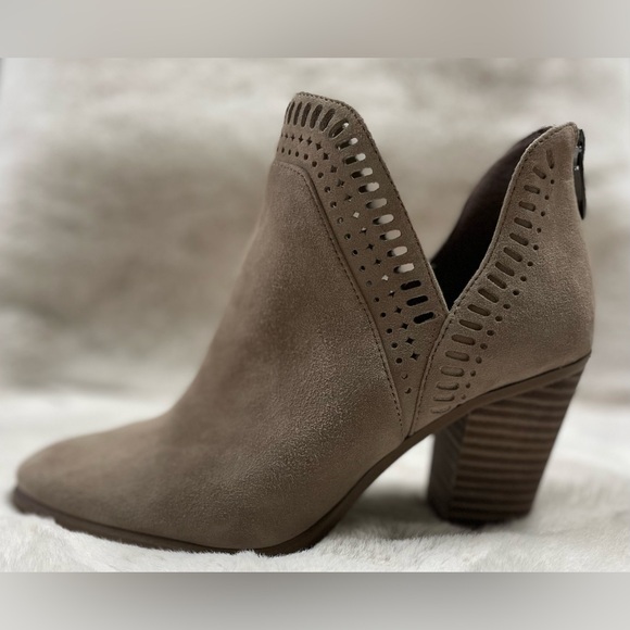 Vince Camuto Boots French Taupe Suede Leather Fileana - Womens Size 6.5M - Picture 8 of 13